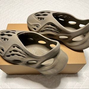 Yeeze Foam Runners in Stone Sage Color